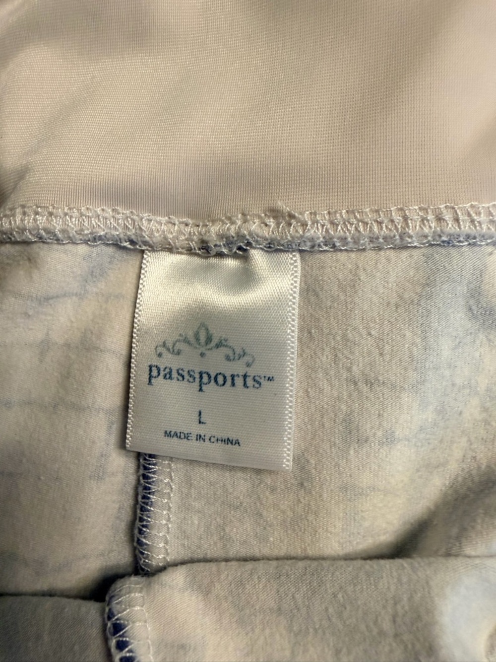 Passport Navy & Cream Abstract Print Capri Leggings - Picture 2 of 7